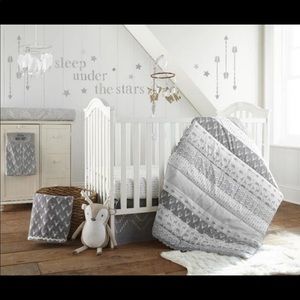 LEVTEX BABY 5 Piece Everett Crib Set